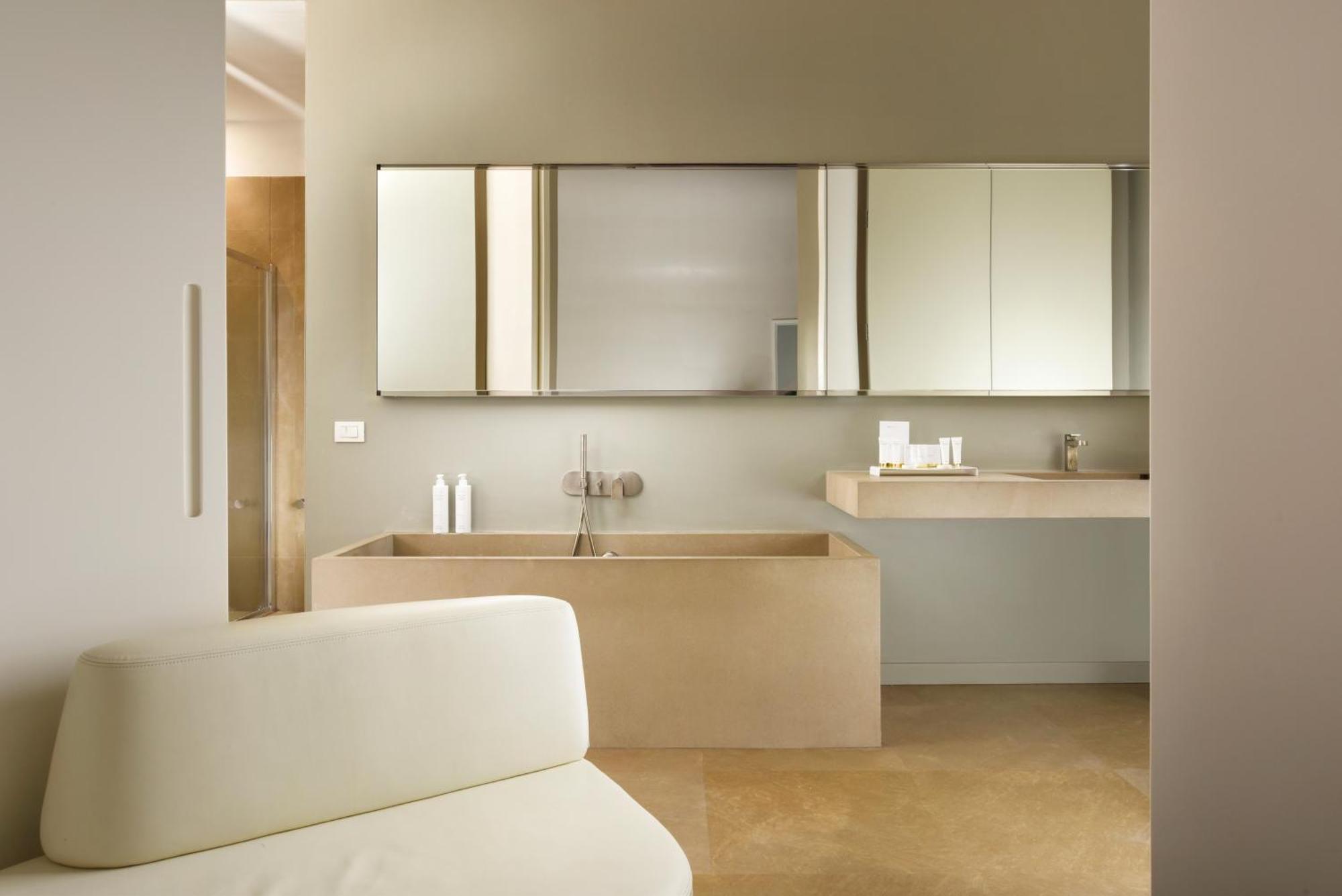 Palazzo Montemartini Rome, A Radisson Collection Hotel Rom